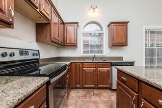 622 W Ashley Glen Cir in Memphis, TN - Building Photo - Building Photo