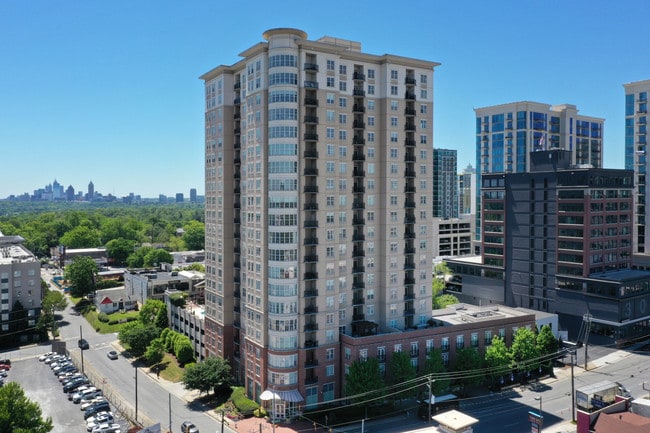 Paces 325 in Atlanta, GA - Building Photo - Building Photo