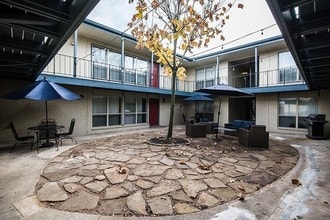 5330 Junius in Dallas, TX - Foto de edificio - Building Photo