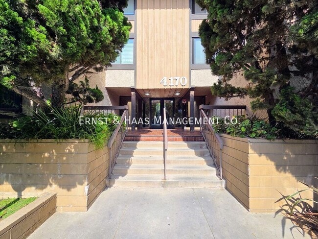 4170 Elm Ave in Long Beach, CA - Building Photo - Building Photo