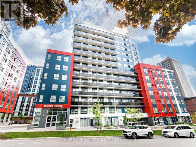 258A-258A Sunview St in Waterloo, ON - Building Photo - Building Photo