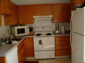 800 Crystal St, Unit 1 in Ames, IA - Building Photo - Building Photo