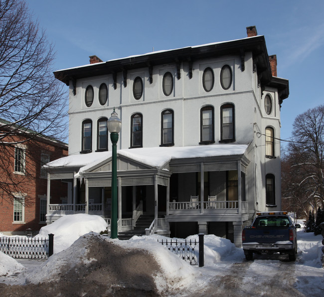 KERSTETTER APARTMENTS in Auburn, NY - Foto de edificio - Building Photo