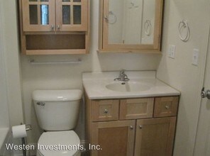 728 W Calhoun St in Macomb, IL - Building Photo - Building Photo