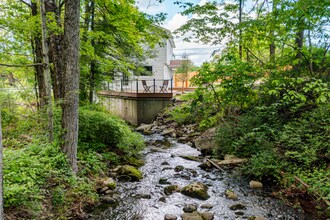 5917 US-44 in Kerhonkson, NY - Foto de edificio - Building Photo