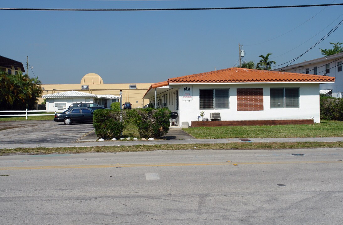 Verona Apartments in Miami Shores, FL - Foto de edificio