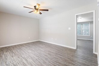 112 E Highland Ct in Colonial Heights, VA - Building Photo - Building Photo