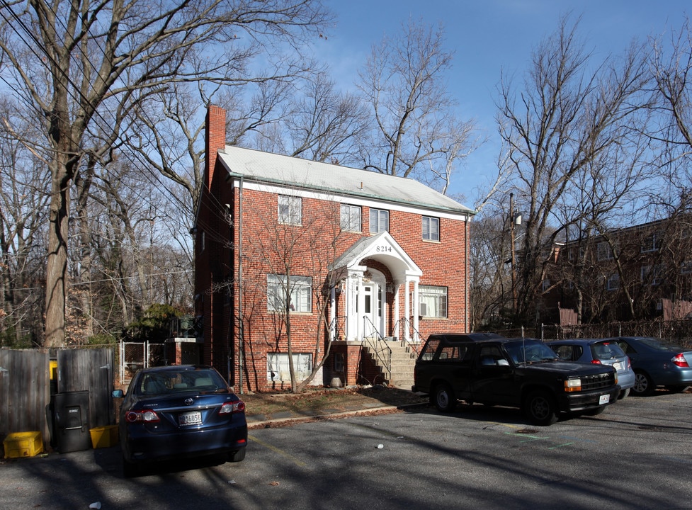 8214 Houston Ct in Takoma Park, MD - Building Photo