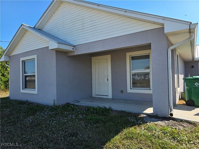 5010 Dolphin Ct in La Belle, FL - Building Photo - Building Photo