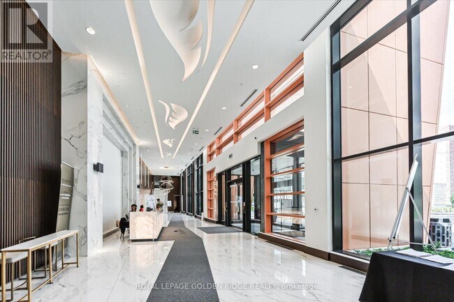 95-3395 McMahon Dr in Toronto, ON - Building Photo - Building Photo
