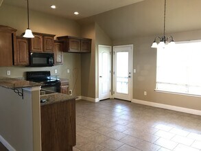 13213 SW 2nd St in Yukon, OK - Building Photo - Building Photo