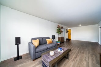 9019 Wall St in North Bergen, NJ - Building Photo - Building Photo