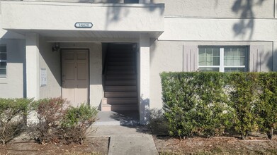 14428 Reuter Strasse Cir, Unit 1 in Tampa, FL - Building Photo - Building Photo