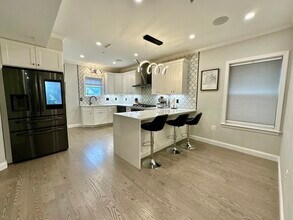 222 Roslindale Ave in Boston, MA - Building Photo - Building Photo