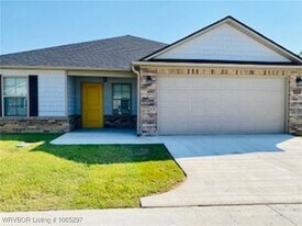 6821 Veterans Ave in Fort Smith, AR - Building Photo