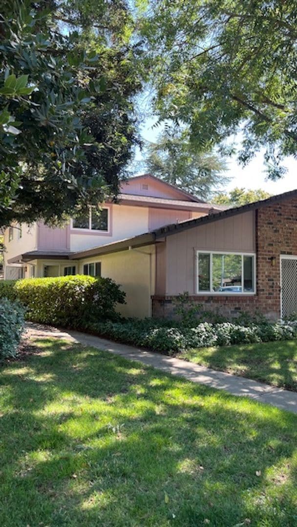 property at 1724 Fremont Ct
