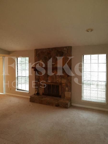 3396 Deshong Dr SW in Stone Mountain, GA - Building Photo - Building Photo