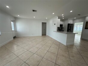 4233 Bougainvilla Dr in Lauderdale-by-the-Sea, FL - Building Photo - Building Photo