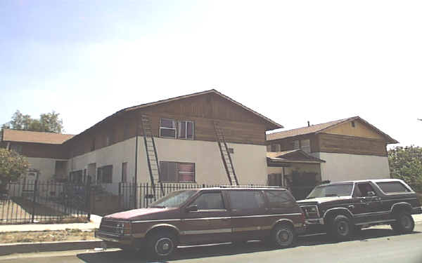 11000 Sutter Ave in Pacoima, CA - Building Photo - Building Photo