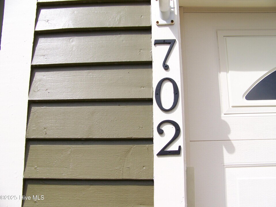 702 Cedarwood Village in Morehead City, NC - Building Photo