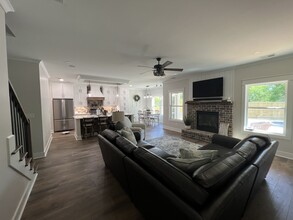 1608 Alcovy Ridge Xing in Loganville, GA - Building Photo - Building Photo