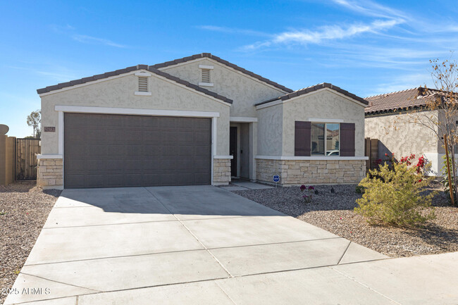 12737 W Midway Ave in Glendale, AZ - Building Photo - Building Photo