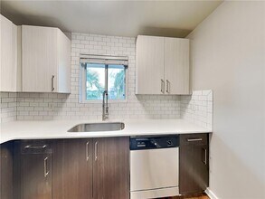 880 N Highland Ave NE in Atlanta, GA - Building Photo - Building Photo