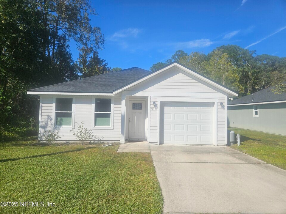 840 W 10th St in St. Augustine, FL - Building Photo