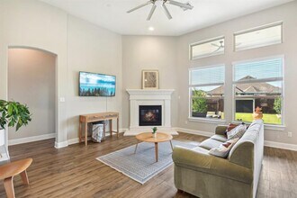 250 N Sage Hollow in Dripping Springs, TX - Building Photo - Building Photo