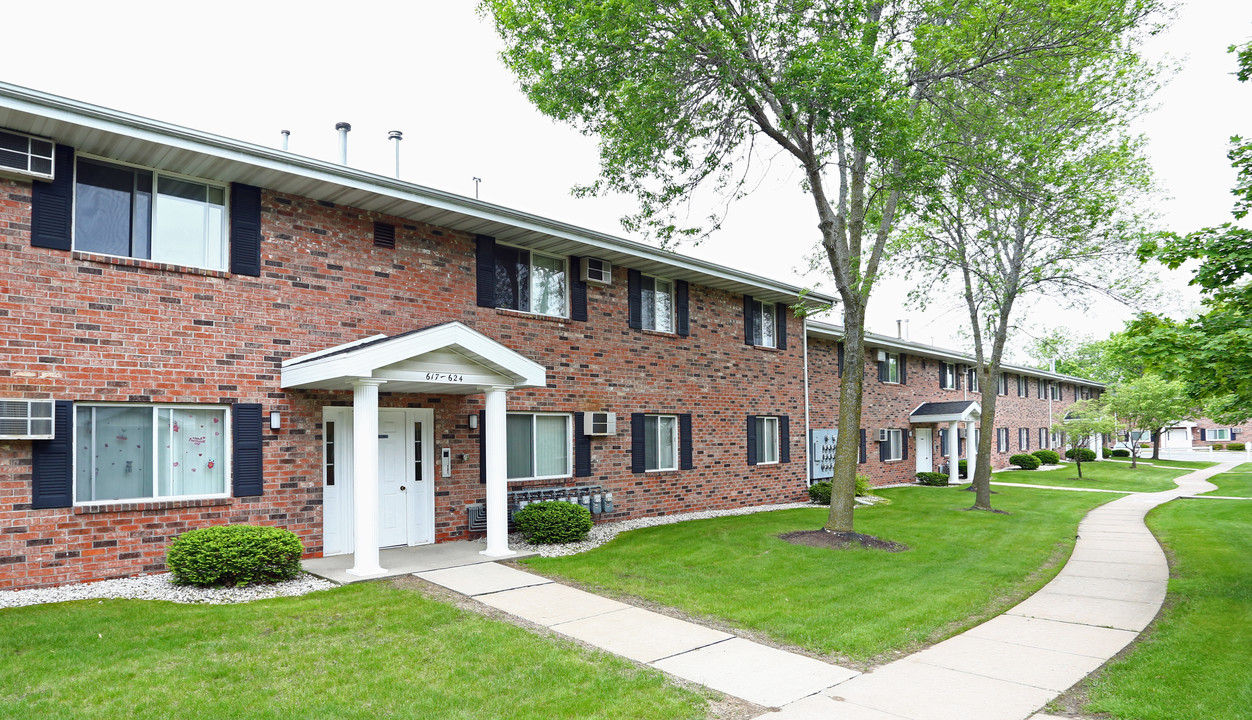 Deckner Manor Apartments in Green Bay, WI - Foto de edificio