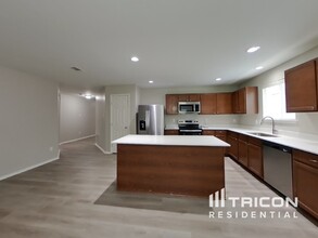 1456 Willoughby Way in Little Elm, TX - Foto de edificio - Building Photo