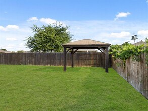 303 Camellia Dr in Hutto, TX - Building Photo - Building Photo