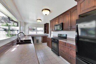 5341 Waring Rd in San Diego, CA - Building Photo - Building Photo