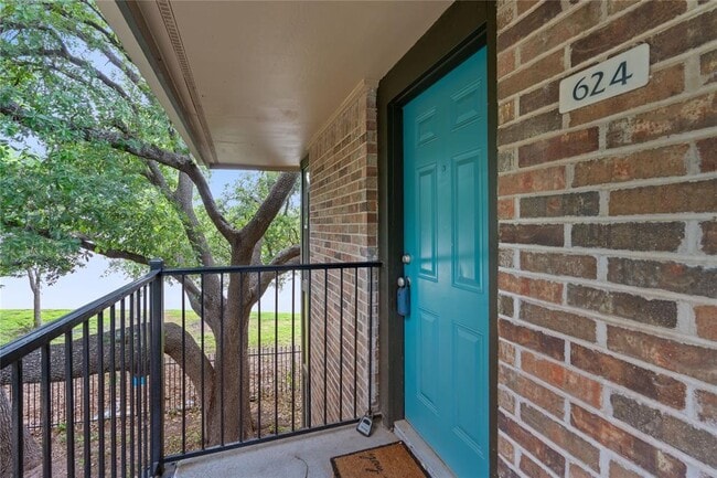 property at 7685 Northcross Dr