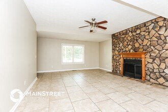 631 Blake Moore Dr in La Vergne, TN - Foto de edificio - Building Photo