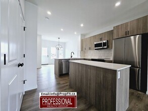 4521 Chegwin Wynd SW in Edmonton, AB - Building Photo - Building Photo