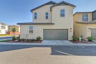 3395 Gallatin Dr in Folsom, CA - Building Photo - Building Photo