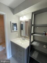 7604 Lakeside Village Dr in Falls Church, VA - Building Photo - Building Photo