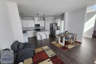 950 Meloney Dr in Hinesville, GA - Building Photo - Building Photo