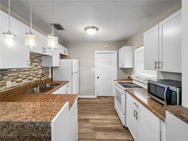 1918 Grace Ave in Ft. Myers, FL - Building Photo - Building Photo