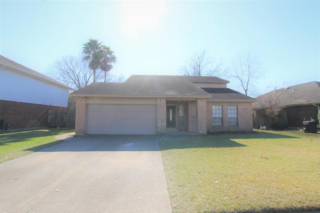 4611 Silver Fox Dr in Houston, TX - Building Photo