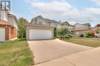 82 Pine Ridge Dr in Guelph, ON - Building Photo - Building Photo
