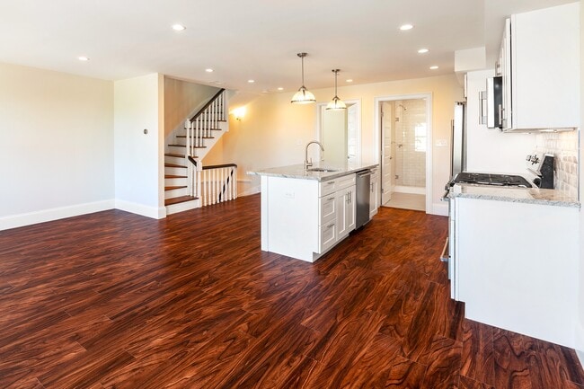 1904 Washington St, Unit 3 in Boston, MA - Foto de edificio - Building Photo