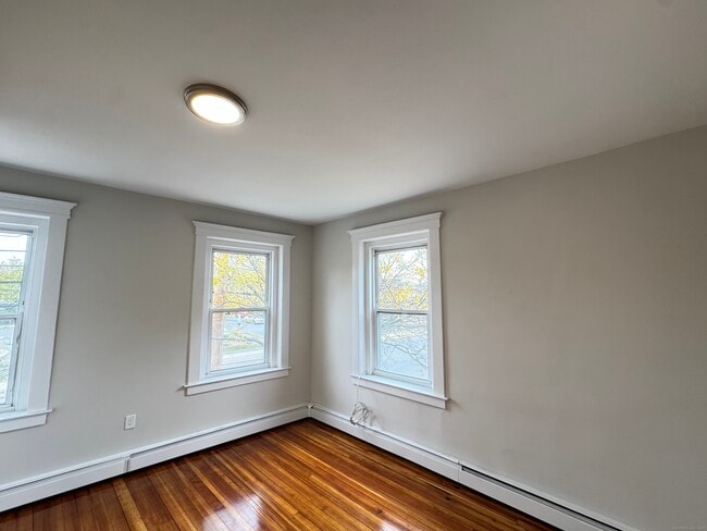 360 Campbell Ave in West Haven, CT - Building Photo - Building Photo