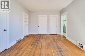 254 Emerald St N in Hamilton, ON - Building Photo - Building Photo