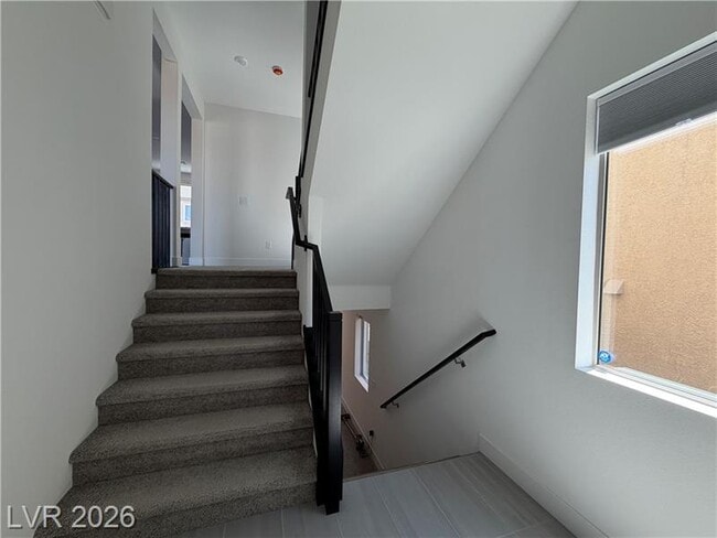 7346 Pioneer Way in Las Vegas, NV - Building Photo - Building Photo