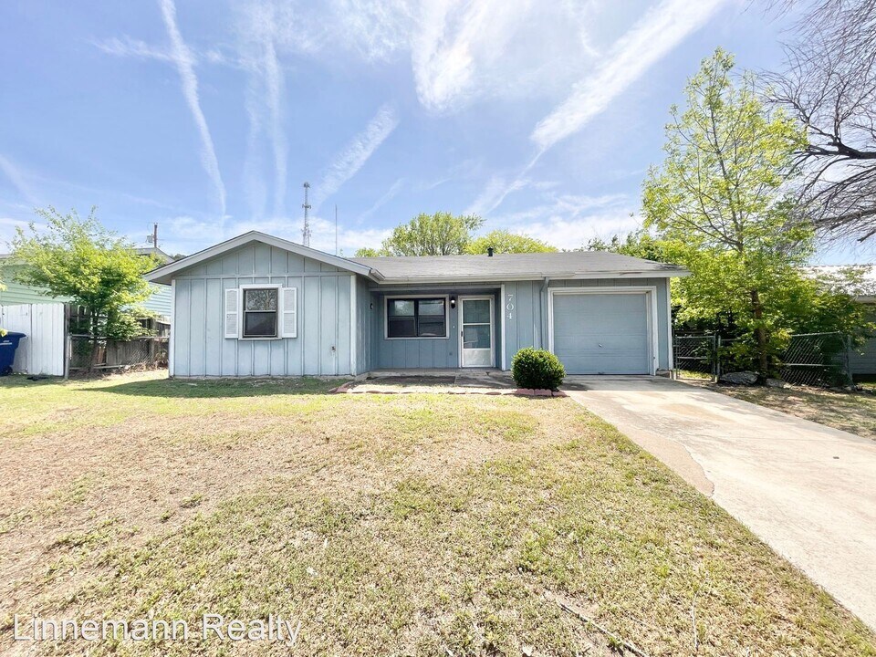704 N 19th St Photo