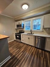 203 S Fieldcrest Rd in Eden, NC - Building Photo - Building Photo