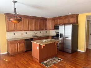 36 Highland View Pl in Middletown, NY - Building Photo - Building Photo