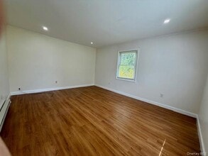 22 Indian Hill Rd in Putnam Valley, NY - Building Photo - Building Photo